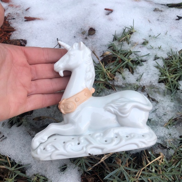 Unicorn - Picture 2 of 6